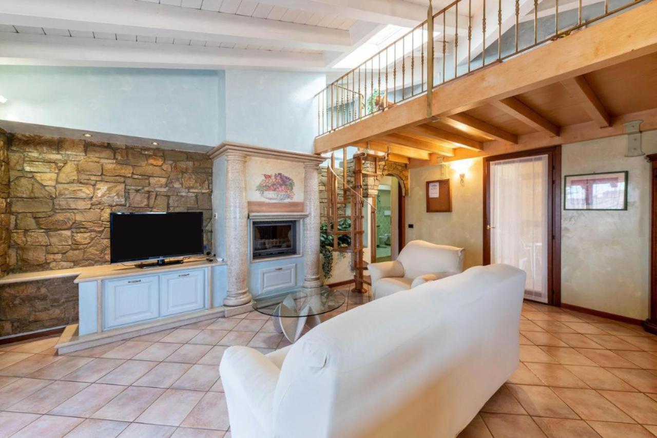 Casa Vacanze Baccolo Польпенацце-дель-Гарда Екстер'єр фото